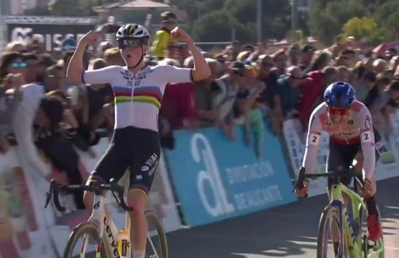 Cyclo Cross Cyclo Cross Coupe Du Monde Fem Van Empel En Contr Le Et