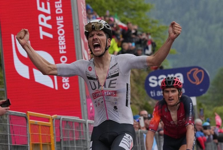 giro.  Giro d’Italia – Almeida 16^ tappa, Thomas in rosa… Roglic bloccato