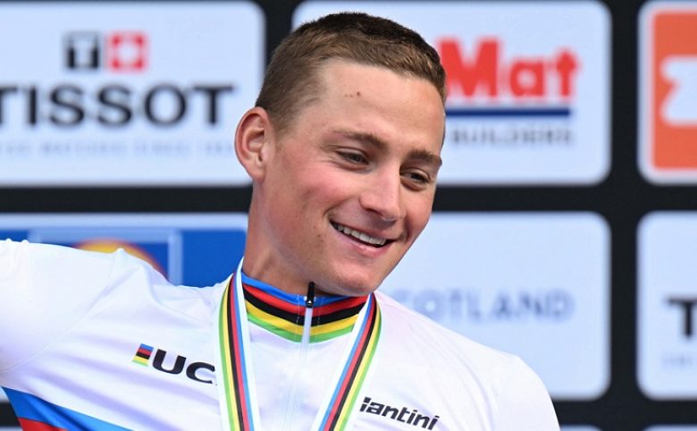 Mathieu van der Poel takes first win in rainbow jersey at Super 8 Classic