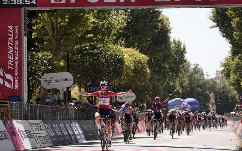 Ciclismo.  Giro d’Italia femminile – Lotte Kopecky vince con facilità la quinta tappa