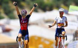 Tour d'Andalousie - Silke Smulders la 1ère étape, triplé Liv AlUla Jayco