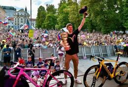 Tour de France - Tadej Pogacar célébré en héros à son retour en Slovénie