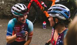 Tour de France Femmes - La superbe équipe Canyon // SRAM Racing sur le Tour