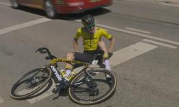 Tour d'Espagne - Dylan van Baarle s'est cassé la hanche sur la 2e étape