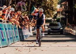 Tour de l'Avenir Femmes - Eglantine Rayer la 2e étape après 70 kms en solo !