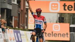 Superprestige - Lucinda Brand résiste à Fem van Empel à Overijse