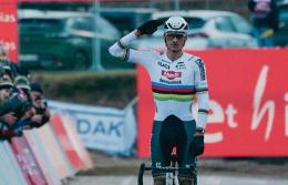 Coupe du Monde - Mathieu van der Poel en démonstration dès sa rentrée