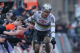 X2O Trofee - Blessé... Van der Poel incertain pour Coxyde contre Van Aert